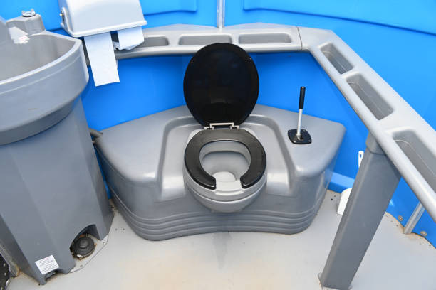 Best Porta potty delivery and setup  in Shoreview, MN